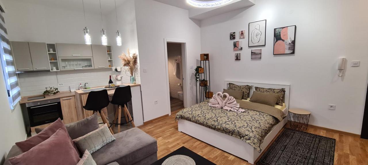 Ferienwohnung Apartman Delena Novi Sad Exterior foto