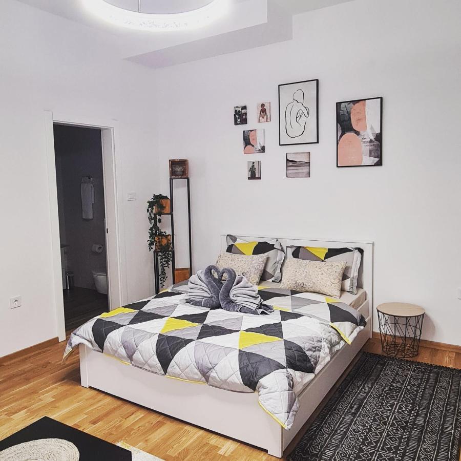 Ferienwohnung Apartman Delena Novi Sad Exterior foto