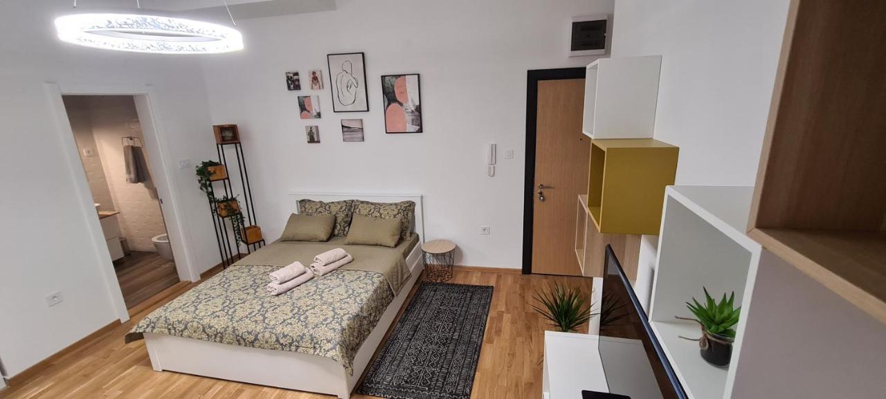 Ferienwohnung Apartman Delena Novi Sad Exterior foto